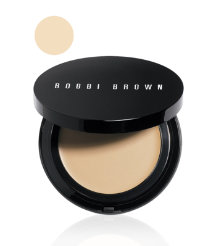Oil-Free Even Finish Compact Foundation in Natural Tan