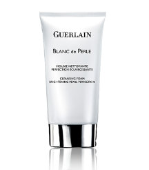 Blanc de Pearl Cleansing Foam