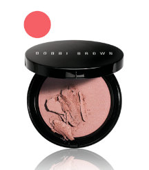 Illuminating Bronzing Powder in Maui